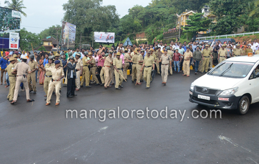 Eggs thrown at Ramya